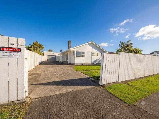 mangere, 4 bedrooms