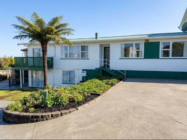 Mangere, 4 bedrooms
