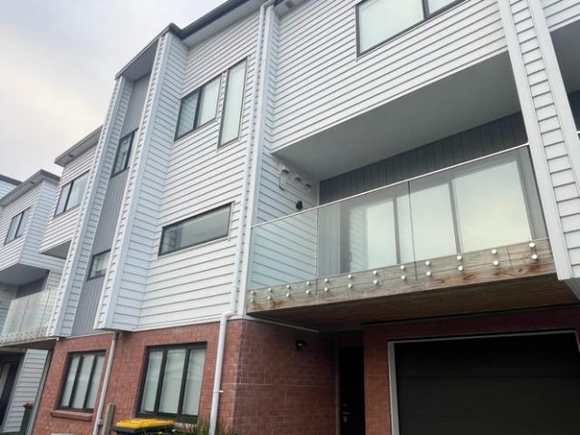 mangere, 5 bedrooms