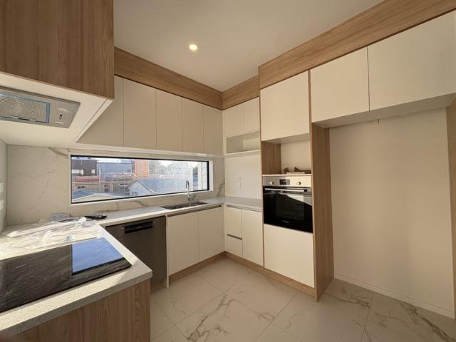mangere, 5 bedrooms