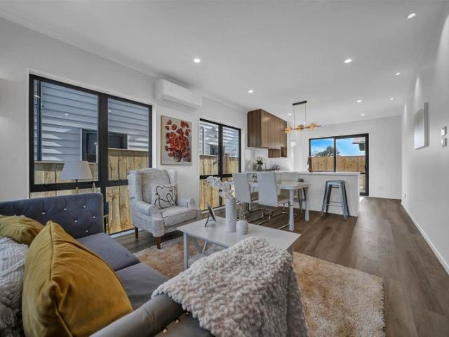 mangere, 5 bedrooms