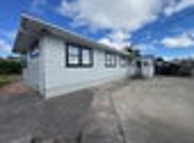 Mangere, 6+ bedrooms, $1300 pw
