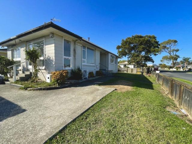 mangere, 6+ bedrooms