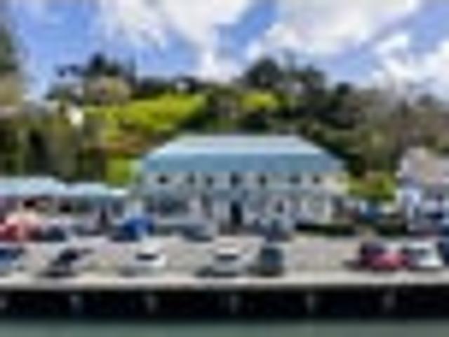 MANGONUI HOTEL, LIQUOR SHOP PLUS LAND