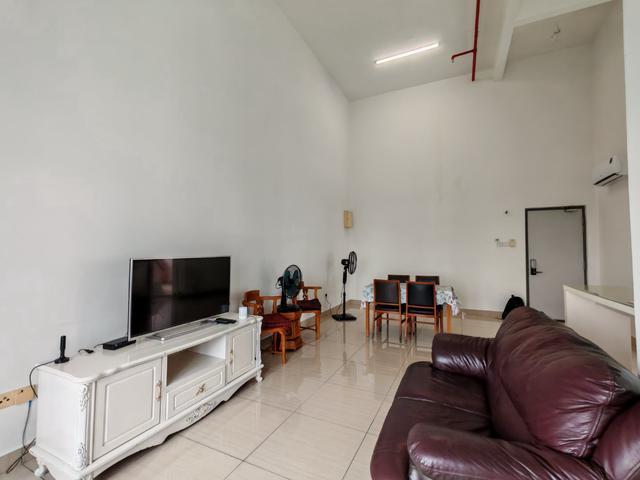 Manhattan Suite Mount Austin ready unit w fully furnished for Rent