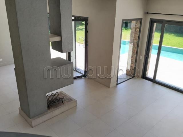 Manifique Villa a la location vide a anfa 65000dh