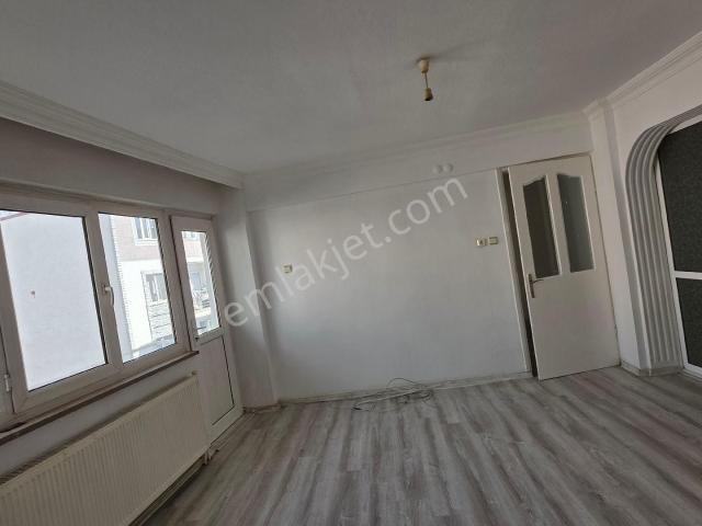 Manisa/yunusemre/uncubozköy 3+1 120 M² Arakat Kapalı Mutfak