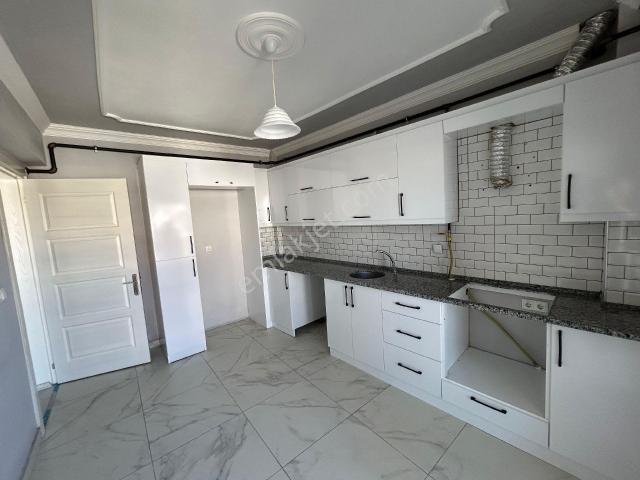 Manisa Akhisar Ulu Cami Mah. Fırsat! Gaziilköğretim Yakını Ara Kat 3+1 Kiralık Daire – 20.000 Tl