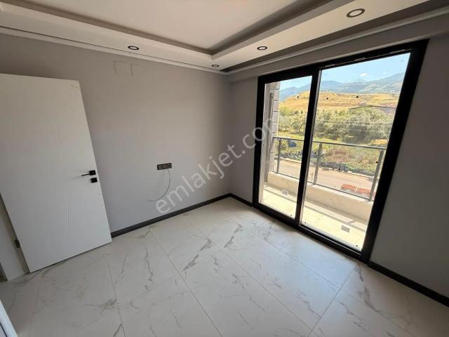 Manisa Alaşehir Alper Gayrimenkulden Hacıbey Mah.kredili 2+1 Açık Mutfak Daire