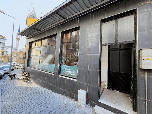 Manisa Demirci'de Merkezi Lokasyonda Satılık Dükkan