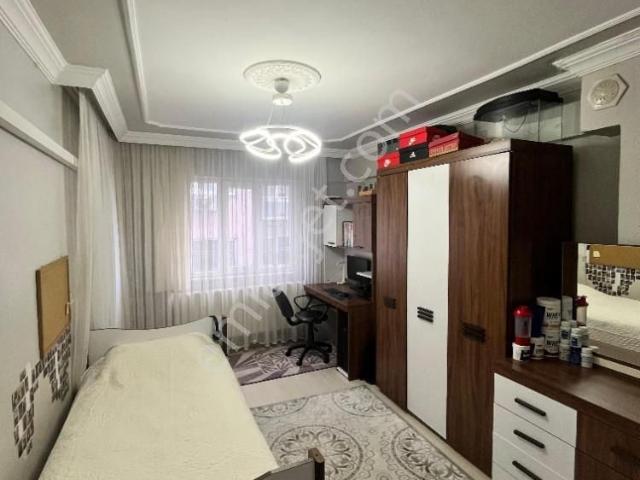Manisa / Şehzadeler / Göktaşlı Mahallesi/ 3+1 120 M² Arakat