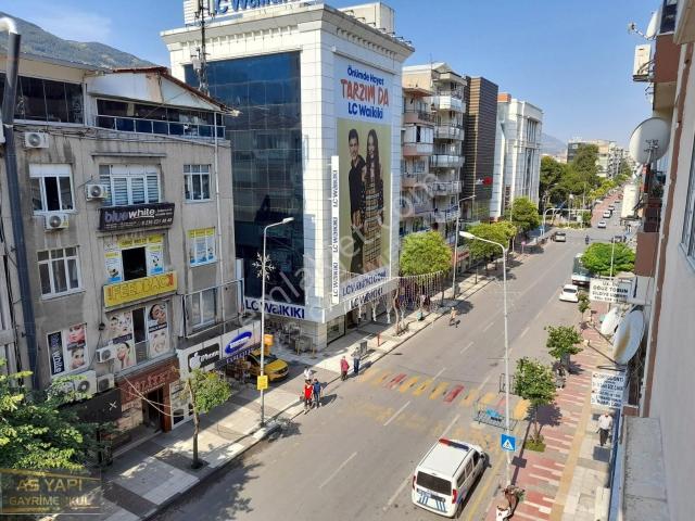 Manisa Şehzadeler Yarhasanlar Mah 3+1 Lc Waikiki Karşısında