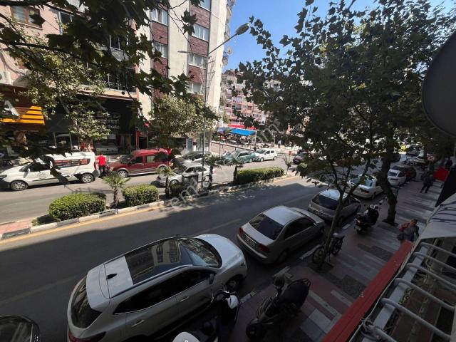 Manisa Şehzadeler Yarhasanlar Mah. Cadde Üzerinde Satılık Daire