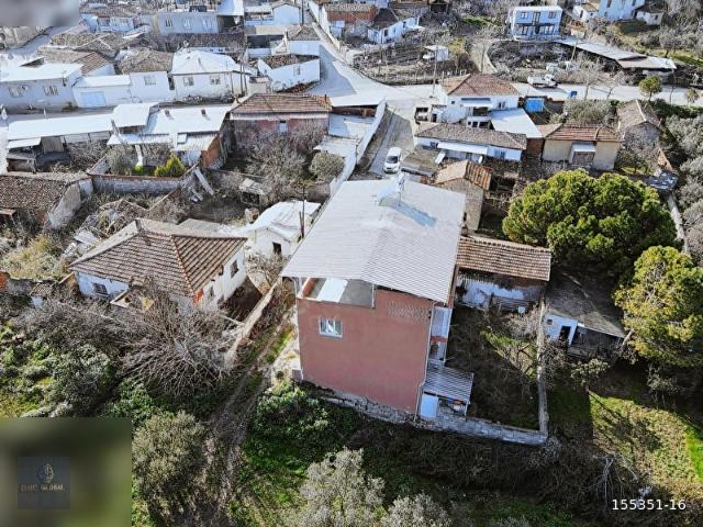 Manisa Karaoğlanlı'da mükemmel manzaraya sahip müstakil ev
