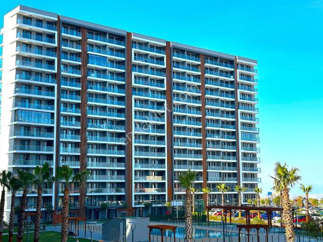 Manisa Meydan Projesinde Muhteşem Havuz Cephe Kiralık 1+1 Daire