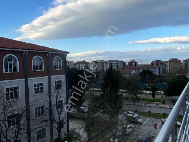 Manisa Merkez'de Doğalgazlı 3+1 Teraslı Daire