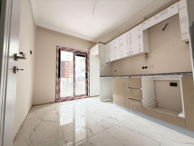 Manisa Merkezde Satılık 2+1 Kapalı Mutfak Lüks Site Dairesi