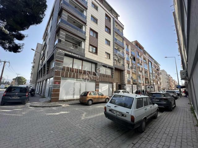 Manisa Muradiye Satılık 2 Adet Birleştirilebilinir Dükkan