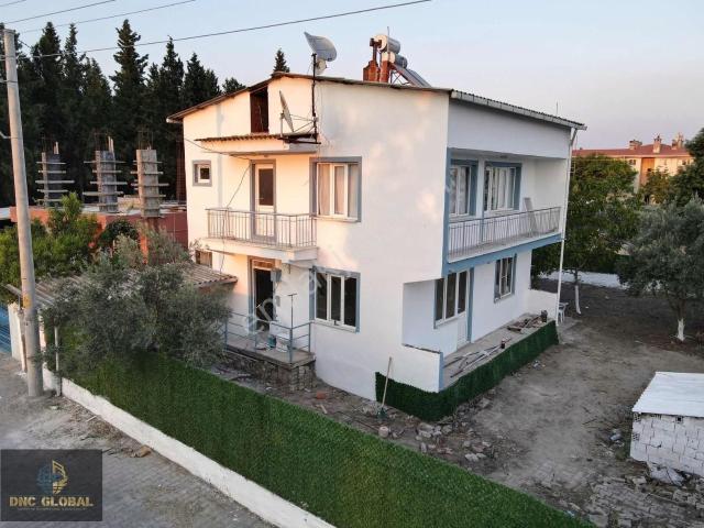 Manisa Selimşahlar Mh. 360 M2 Arsa İçersinde 2 Katlı Müstakil Ev