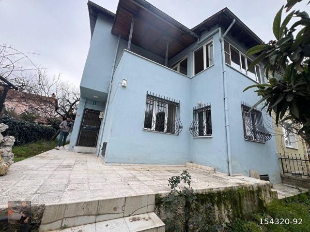 Manisa Turgutlu Ergenekon Mahallesi'nde ikiz tripleks villa