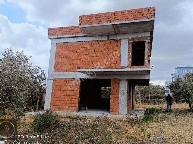 Manisa Yunusemre Çamlıca Mh'de Natamam Kelepir Villa