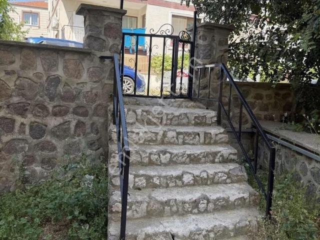 Manisa Yunusemre Uncubozköy Mahallesinde Daire