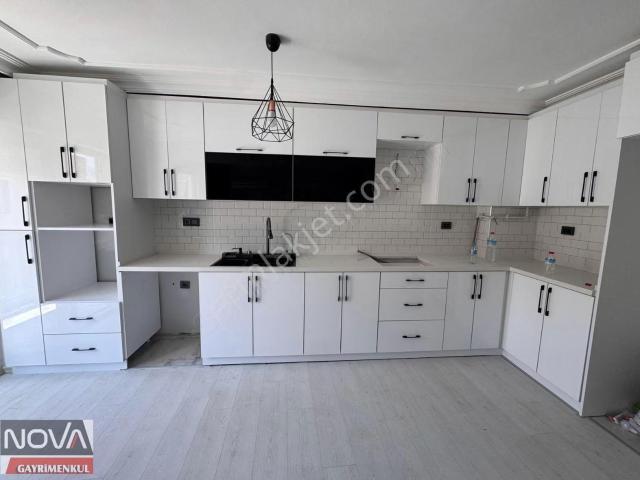 Manisa Yunusemre Yeni Mahalle'de 4+1 Satılık Ferah Dubleks Daire