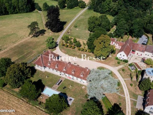 Manoir 13 pièces 1 500 m²