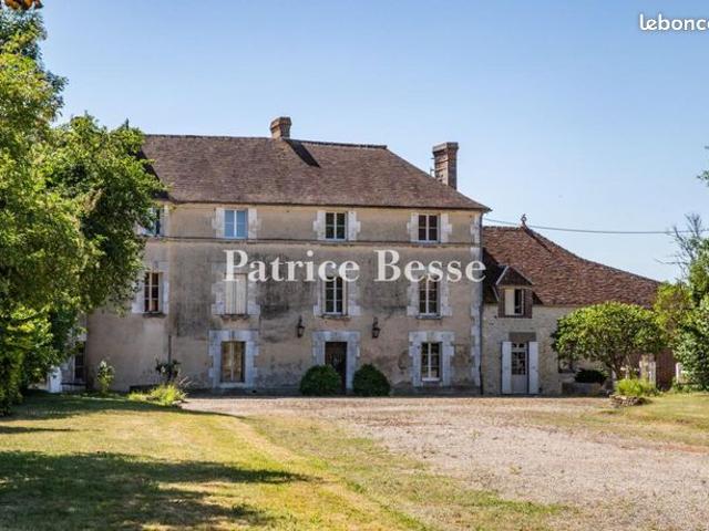 Manoir 19 pièces 300 m²