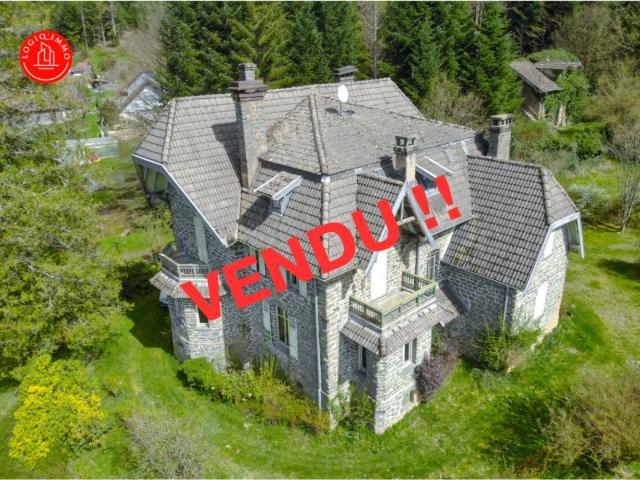 MANOIR 400 m2 dans cadre de verdure de 13 000 m2