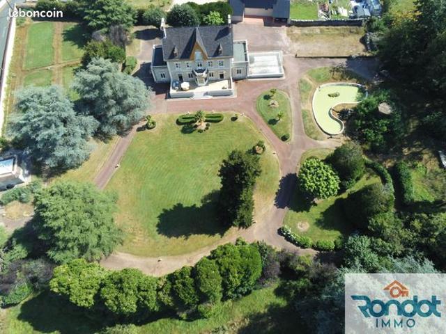 Manoir 9 pièces 359 m²