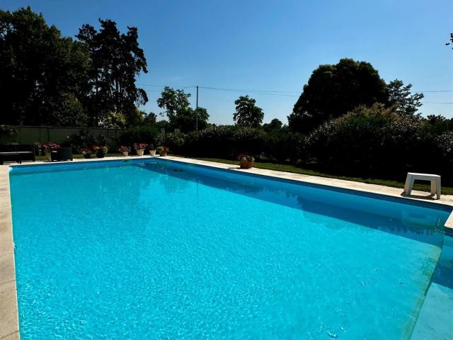 Manoir avec superbe vue Dordogne 430m² Saint Seurin de Prats