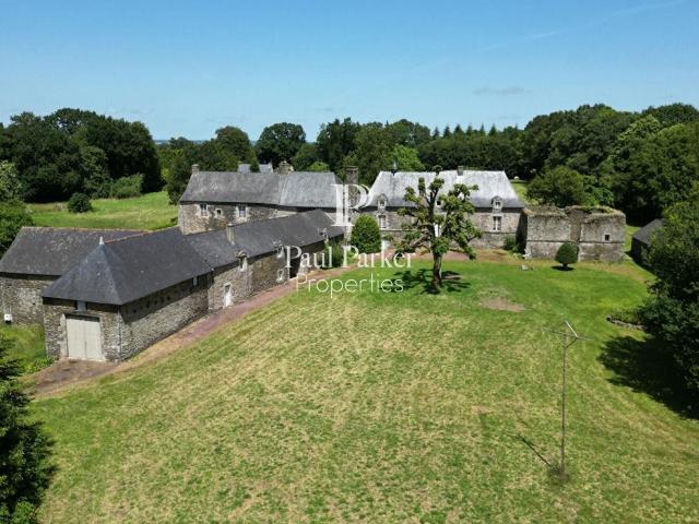 Manoir Xv et Xviii siècle à restaurer Ploërmel 600m² Ploërmel