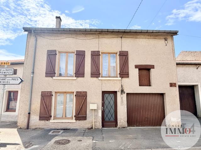 MANONVILLE Maison de village F5 145 m2 habitables Grand potentiel d'aménagement