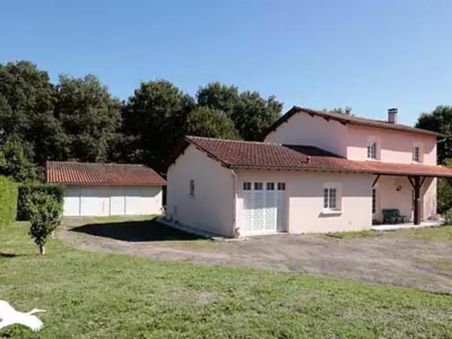 Confolens 16500 Achat / Vente maison 6 pièces t6