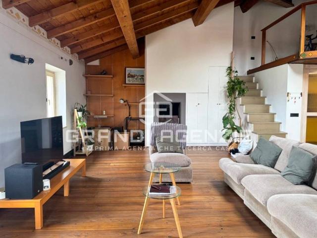 MANSARDA ARREDATA BORGO MILANO