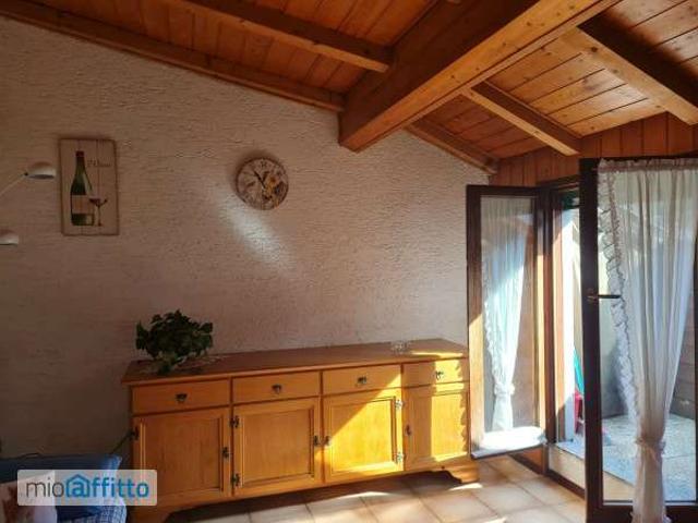 Mansarda arredata con terrazzo Centro