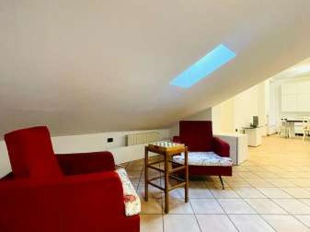 Mansarda arredata con terrazzo Chiesa rossa, cermenate, ripamonti