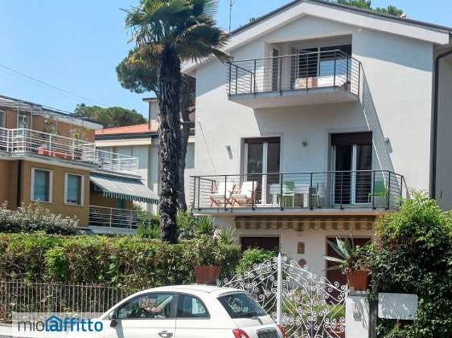 Mansarda arredata con terrazzo Città giardino