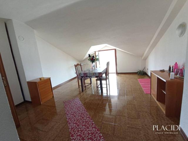 Mansarda buono stato, 110 m², Torretta Torrione, L'Aquila