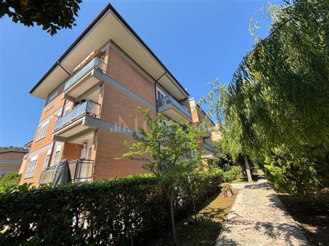 Mansarda di 75 mq a Villaggio Azzurro, Tre Pini Roma