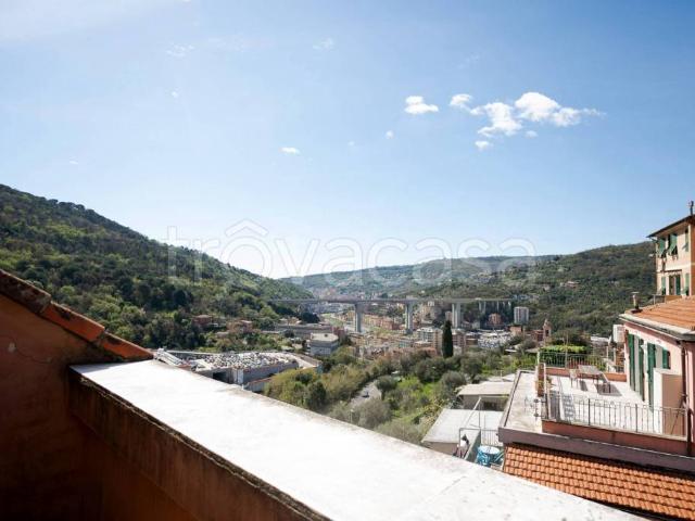 Mansarda in vendita a Genova via Terpi, 79, Molassana