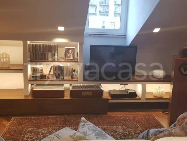 Mansarda in vendita a Genova via Canevari, 19, Marassi