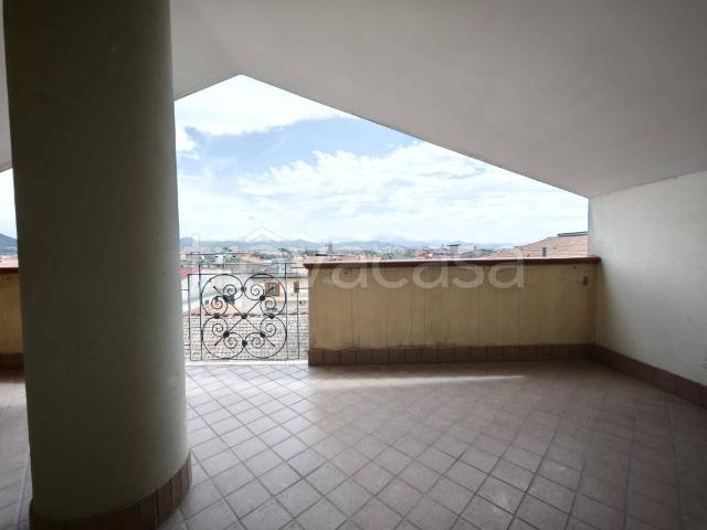 Mansarda in vendita a Macerata Campania via Piero Gobetti