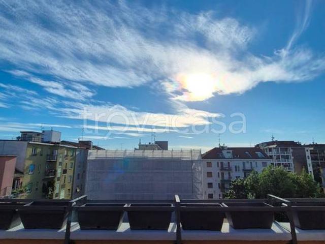Mansarda in affitto a Milano via Azzo Carbonera, 15, Porta Vittoria