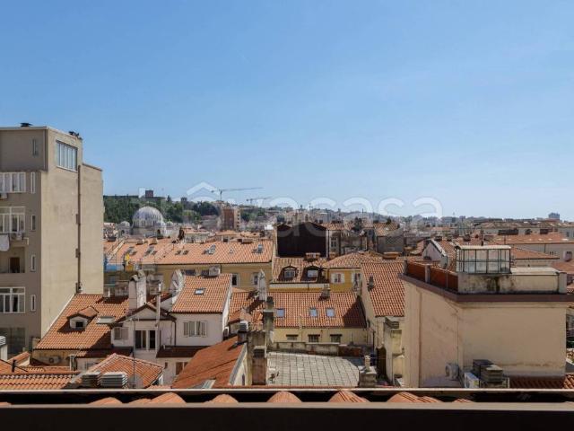Mansarda in affitto a Trieste via Valdirivo, 22, Borgo Teresiano