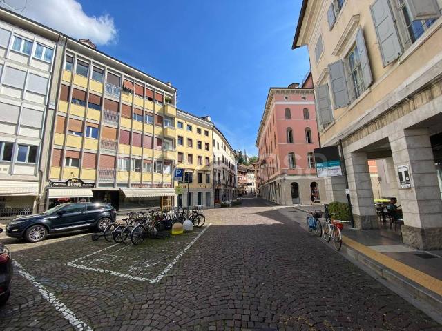 Mansarda in affitto a Udine piazza San Cristoforo, 12, Centro Storico
