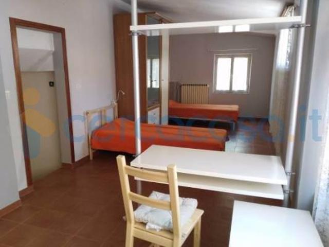 Mansarda in ottime condizioni in affitto a Roma