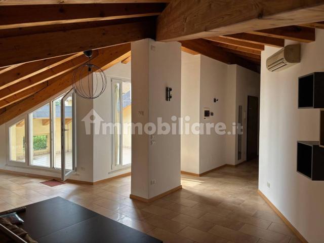 Mansarda ottimo stato, 64 m², Centro, Thiene