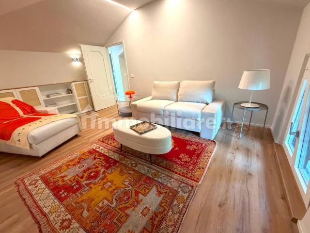 Mansarda ottimo stato, 70 m², Centro Storico, Parma